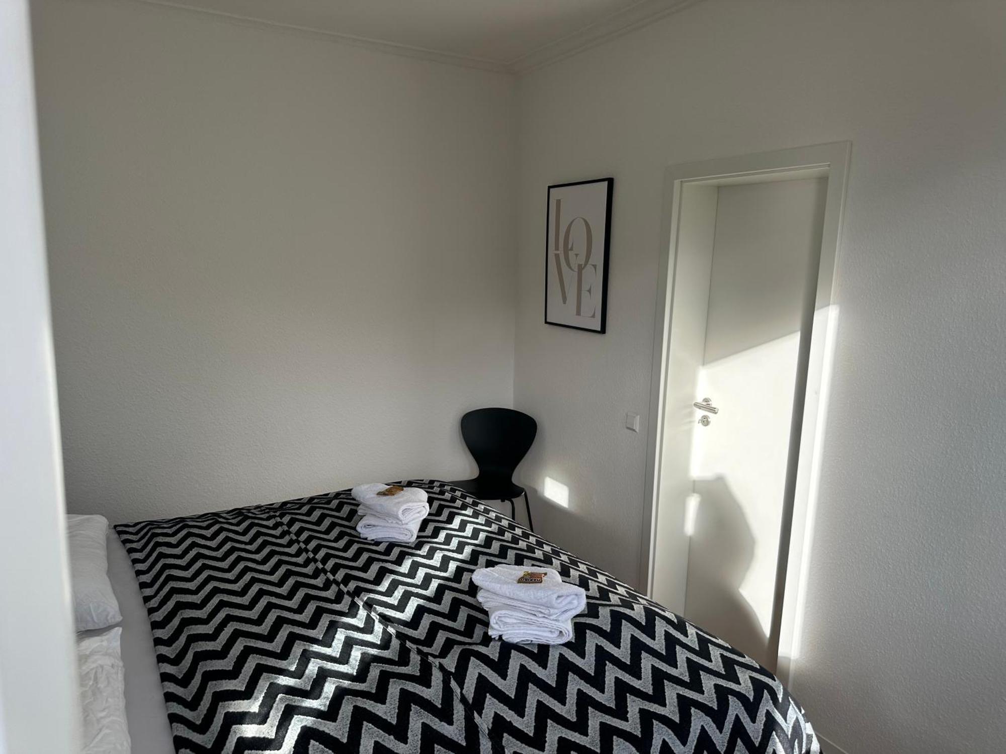 Stylisches Apartment Mit Grossem Tageslichbad Am Marktplatz Leonberg Exterior photo