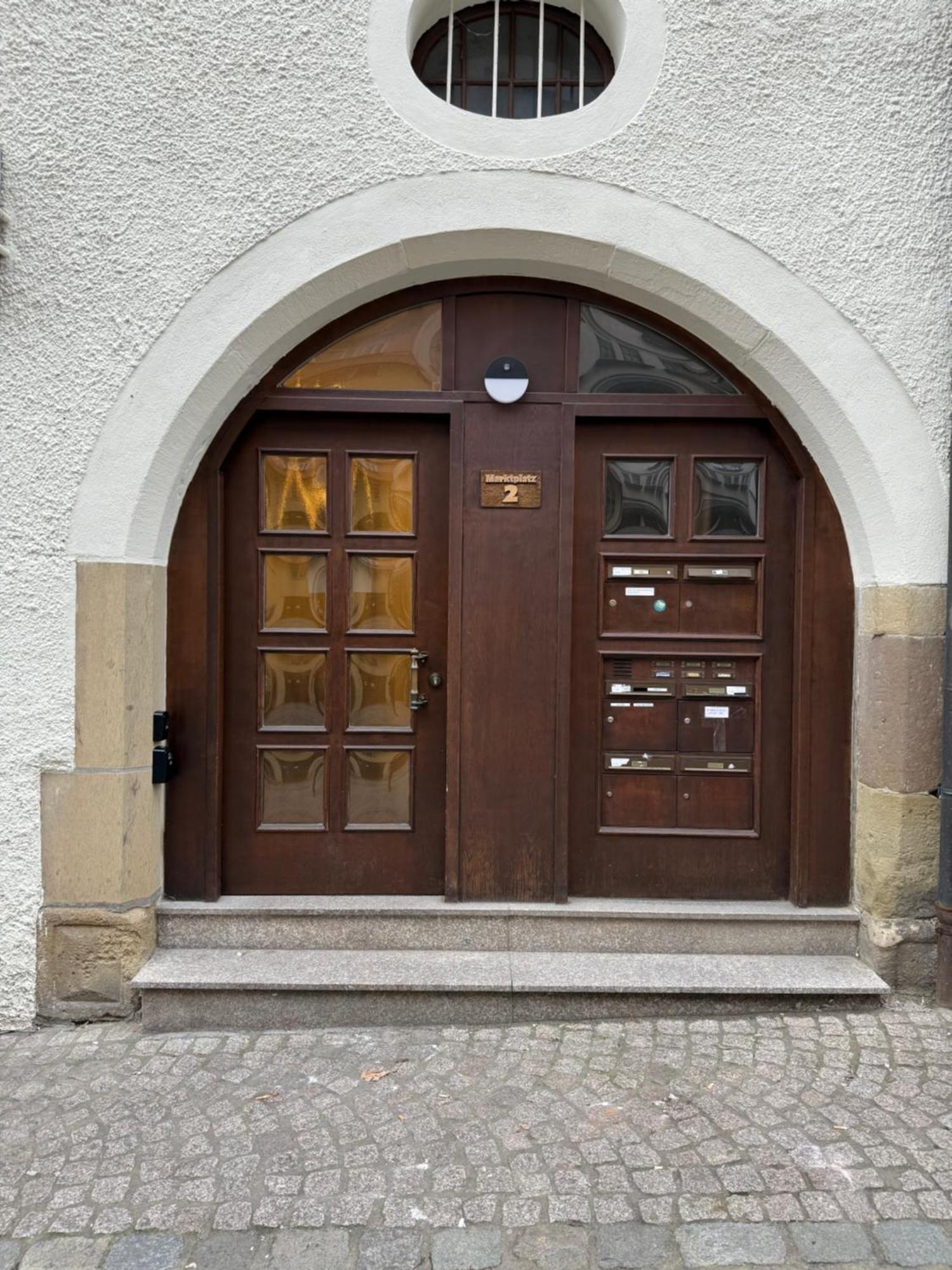 Stylisches Apartment Mit Grossem Tageslichbad Am Marktplatz Leonberg Exterior photo